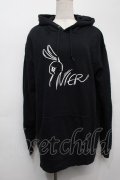 NieR Clothing / プリントフード付きプルオーバー  黒 S-25-09-11-041-PU-TO-HR-ZS