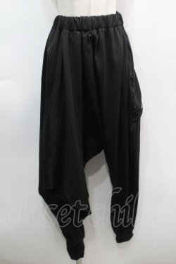 画像1: NieR Clothing / アシメサルエルパンツ  黒 S-25-09-11-056-PU-PA-HR-ZS