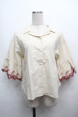 画像1: Fi.n.t / チェリーカットワーク開衿ブラウス  キナリ S-25-09-13-012-CA-BL-HR-ZS