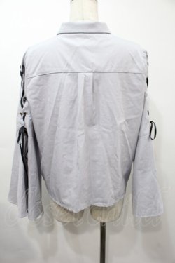 画像2: axes femme POETIQUE / ブローチ付フレアスリーブブラウス  グレー S-25-09-15-027-AX-BL-HR-ZS