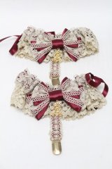 ALICE and the PIRATES / 夢か現か、記憶の中のPiste d'un cirque “Jumeaux”靴下留め  ゴールドＸボルドー S-25-09-17-004-PA-ZA-SA-ZS