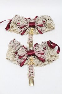 ALICE and the PIRATES / 夢か現か、記憶の中のPiste d'un cirque “Jumeaux”靴下留め  ゴールドＸボルドー S-25-09-17-004-PA-ZA-SA-ZS