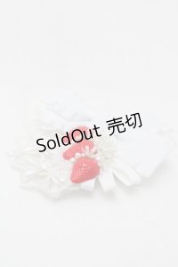 Amber Snow / ストロベリーコサージュクリップブローチ  白 S-25-09-27-001-PU-AC-HR-ZS