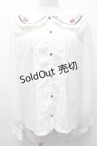 axes femme POETIQUE / リボン付ストロベリー刺繍ブラウス  オフ S-25-10-01-033-AX-BL-AS-ZS