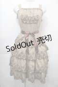 Innocent World / 馬車刺繍ジャンパースカート  ベージュ S-25-10-08-059-IW-OP-HR-ZS