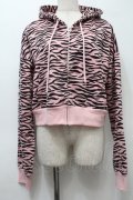 KRY CLOTHING / 「GAL」ショート丈パーカー  ピンクｘ黒 S-25-10-10-026-EL-TO-HR-ZS