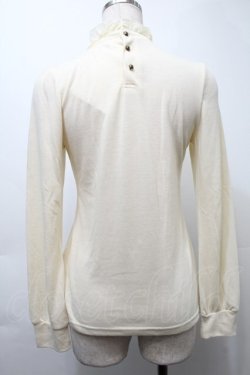 画像2: axes femme / リボンブローチ付きブラウス風プルオーバー  アイボリー S-25-10-11-053-AX-TO-HR-ZS