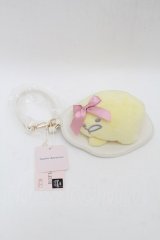 Maison de FLEUR / ぐでたまパスケース  イエロー S-25-10-15-005-LO-BG-HR-ZS