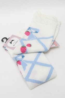 画像1: Lovely Tency / 眞白ありすコラボ/編み上げリボン風いちご柄オーバーニーソックス  白ｘサックス S-25-10-15-1009-LO-AC-HR-ZS