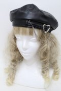 NOEMIE / ハートバックルチェーンベレー帽  黒 S-25-10-16-011-LO-OP-HR-ZS