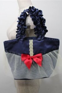 Maison de FLEUR / 白雪姫限定デザイン フリルハンドルトートバッグ  紺 S-25-10-17-030-LO-BG-HR-ZT335