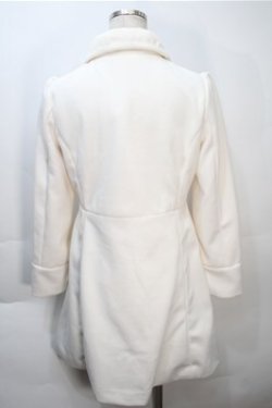 画像2: axes femme POETIQUE / スカラップ丸襟コート  白 S-25-10-20-017-AX-CO-HR-ZS