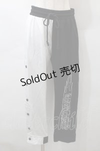 KRY CLOTHING / 「GIA」スウェットパンツ  黒ｘ白 S-25-10-29-062-EL-PA-HR-ZS