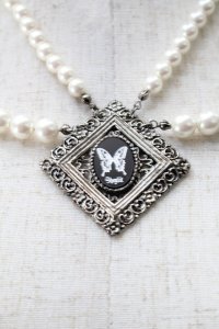 Sheglit / "Ulysses"ダブルパールネックレス  黒ｘ白 S-25-10-29-013-EL-AC-HR-ZS