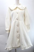 axes femme kawaii / ケープ付きロングコート  アイボリー S-25-10-31-035-AX-CO-HR-ZS