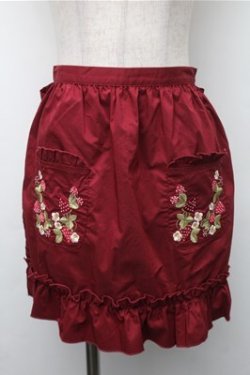 画像1: axes femme kawaii / 苺刺繍ハーフエプロン  赤 S-25-11-05-046-AX-SK-AS-ZS