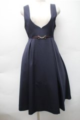 F i.n.t / チェーンビット使いディープVネックジャンパースカート  紺 S-25-11-05-025-CA-OP-HR-ZS