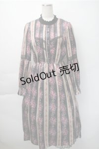 axes femme / ローズレユール柄ワンピース  黒ｘピンク S-25-11-07-046-AX-OP-HR-ZS