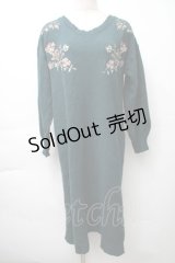 axes femme / フラワー刺繍ニットワンピース  グリーン S-25-11-14-046-AX-OP-HR-ZS