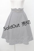 Fi.n.t / ビット使いタックフレアースカート  グレー S-25-11-14-055-CA-PA-HR-ZS