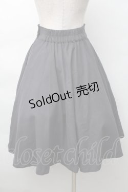画像2: Fi.n.t / ビット使いタックフレアースカート  グレー S-25-11-14-055-CA-PA-HR-ZS