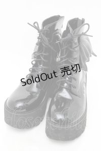 NieR Clothing / 羽根付きエナメル厚底ブーツ  黒 S-25-11-14-007-PU-SH-HR-ZS