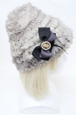 画像2: axes femme / カメオ付きファー帽子  グレー S-25-11-14-011-AX-TO-HR-ZS