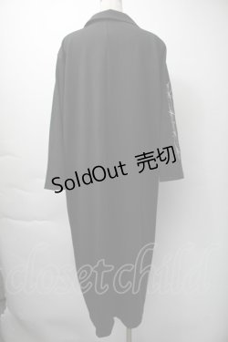 画像2: NieR Clothing / ロゴ刺繍ロングコート  黒 S-25-11-16-037-PU-CO-HR-ZS