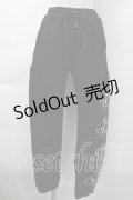 NieR Clothing / プリントスウェットパンツ  黒 S-25-11-18-057-PU-PA-HR-ZS