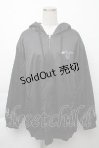 NieR Clothing / プリントブルゾンジャケット  黒 S-25-11-23-021-PU-JA-AS-ZS