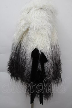 画像3: BLOOD SUPPLY（海外ブランド） / 袖リボンファーコート  黒ｘ白 S-25-11-26-037-GO-SK-HR-ZS