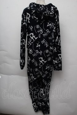 画像2: NieR Clothing / ロゴ総柄オールインワン  黒ｘ白 S-25-11-26-038-PU-OP-HR-ZS