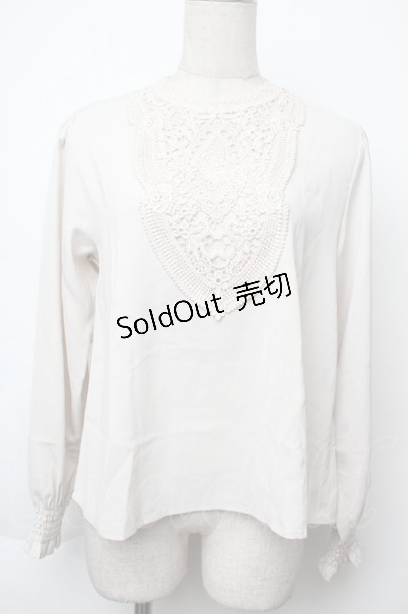 画像1: 【SALE】an another angelus / ステンドグラス風レースヨークブラウス  ベージュ S-25-11-28-1016-CA-BL-AS-ZT520 (1)