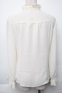 画像2: axes femme / 袖プリーツスタンドフリルブラウス  オフ S-25-11-30-008-AX-BL-AS-ZS