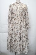 axes femme / レース襟付花柄ロングワンピース  キナリ S-25-11-30-031-AX-OP-HR-ZS