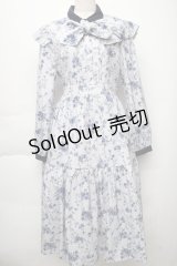 axes femme POETIQUE / トワルドジュイ風花柄ワンピース  サックス S-25-12-02-037-AX-OP-AS-ZS