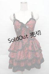 GOTH / バラ柄ジャンパースカート  黒ｘ赤 S-25-12-04-056-GO-JA-HR-ZS