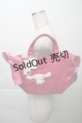 Maison de FLEUR / あざとCinnamoroll サイドリボントート  ピンク S-25-12-04-015-LO-BG-HR-ZS