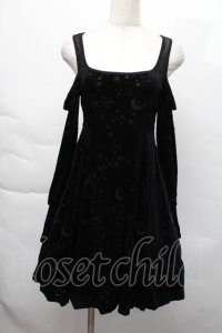 KILLSTAR / 肩開きベロアワンピース  黒 S-25-12-06-042-PU-OP-HR-ZS