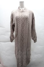 画像1: axes femme / 裾ボタンニットワンピース  ベージュS-25-12-08-030-AX-OP-AS-ZT590 (1)