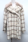 axes femme POETIQUE / ファー襟チェックコート  ベージュ S-25-12-15-048-AX-CO-HR-ZS