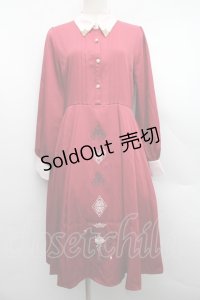 axes femme / トランプ刺繍ワンピース  赤 S-25-12-15-038-AX-OP-HR-ZS