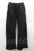 KRY CLOTHING / 刺繍サイドボタンスウェットパンツ  黒 S-25-12-16-048-EL-PA-HR-ZS