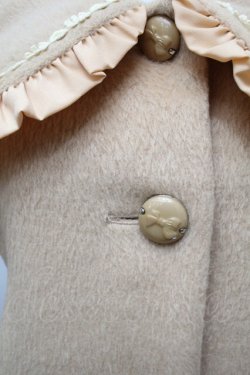 画像3: axes femme POETIQUE / フリル襟リボンボタンコート  ベージュ S-25-12-17-035-AX-CO-HR-ZS