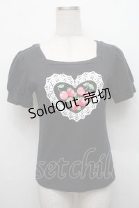 Emily Temple cute / ベリープリントカットソー  黒 S-25-12-17-024-ET-TO-AS-ZS