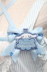 画像4: metamorphose / シナモロールコラボ　エプロン付きジャンパースカート  サックス S-25-12-20-009-ME-OP-AS-ZS (4)