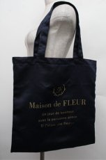 画像1: Maison de FLEUR / ロゴプリントトートバッグ  ネイビー S-25-12-24-009-LO-BG-HR-ZTK042 (1)