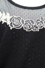 画像3: axes femme / バラ刺繍入りドルマンプルオーバー  黒 S-25-12-28-013-AX-TO-HR-ZS (3)