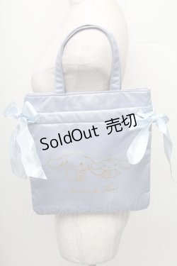 画像1: Maison de FLEUR / シナモロールみるくミニダブルリボントートバッグ  サックス S-25-12-29-028-LO-BG-AS-ZS