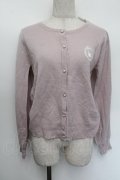 axes femme POETIQUE / ラビットカメオ刺繍カーディガン  ピンク S-26-01-04-007-AX-TO-AS-ZS